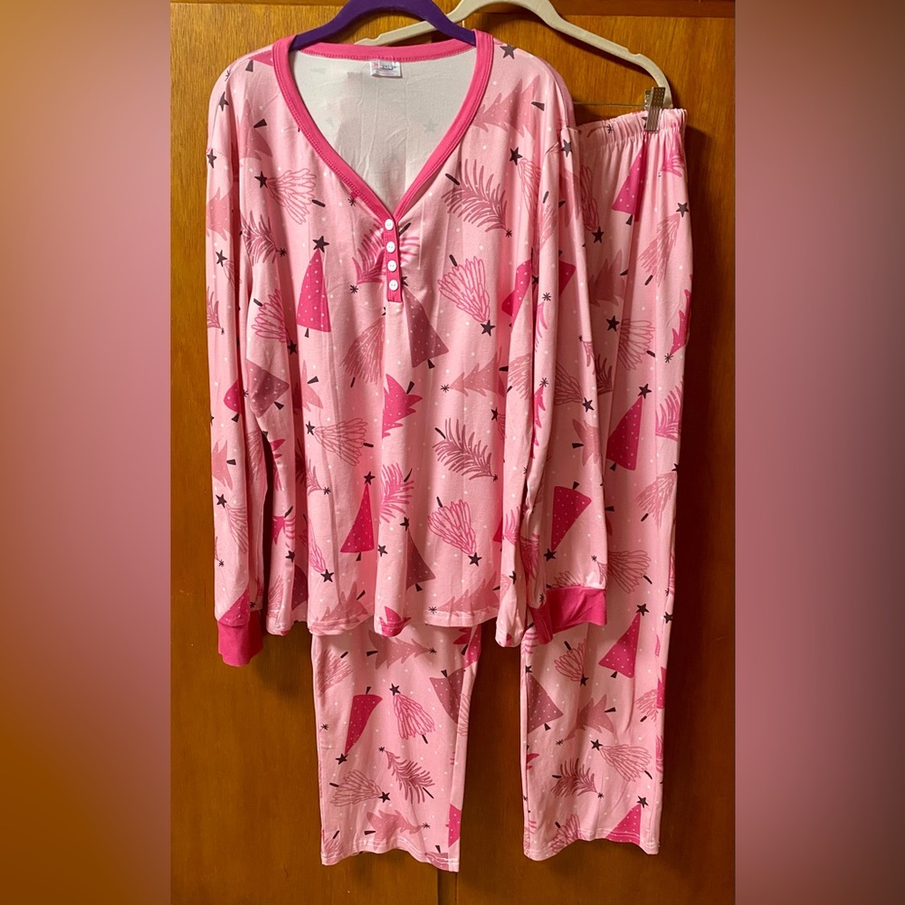 Shirley & Stone Boutique Holiday Pajamas NWOT - Picture 3 of 16